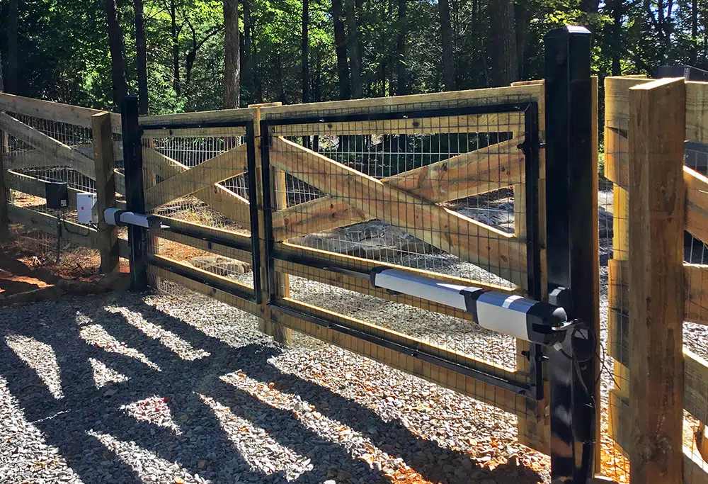 cross-buck_style_driveway_gate_with_steel_frame